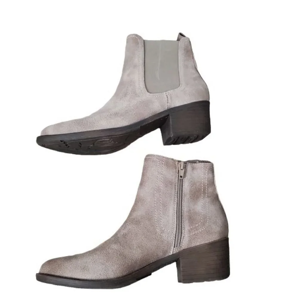 VOLATILE Carriage Faux Leather Almond Toe Chelsea Boots Women's 6.5 new
